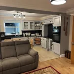 בית נופש Charlie Og's Bridge House *