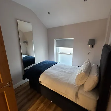 Charlie Og's Bridge House