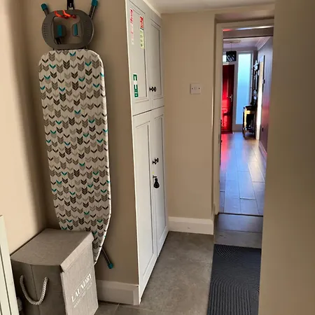 Дом отдыха Charlie Og's Bridge House *