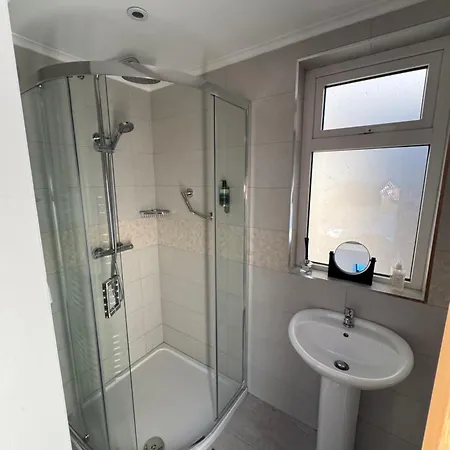 بيت للعطل Charlie Og's Bridge House