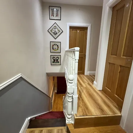 Дом отдыха Charlie Og's Bridge House