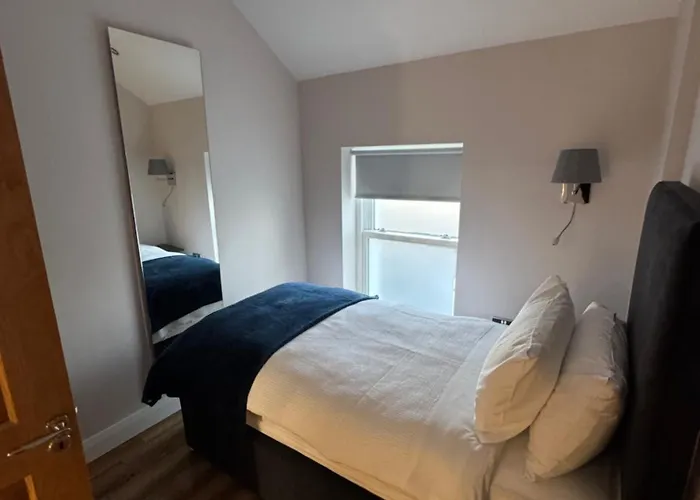 Charlie Og's Bridge House