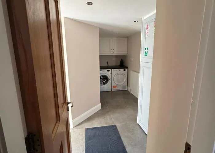 Charlie Og's Bridge House *