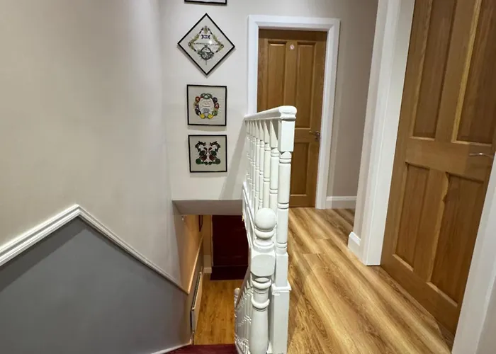 بيت للعطل Charlie Og's Bridge House